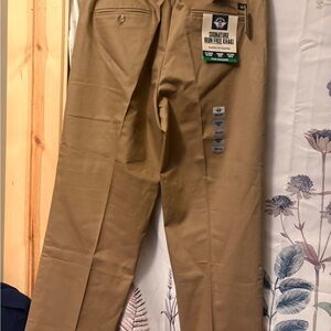 Dockers Men's Khaki Chinos